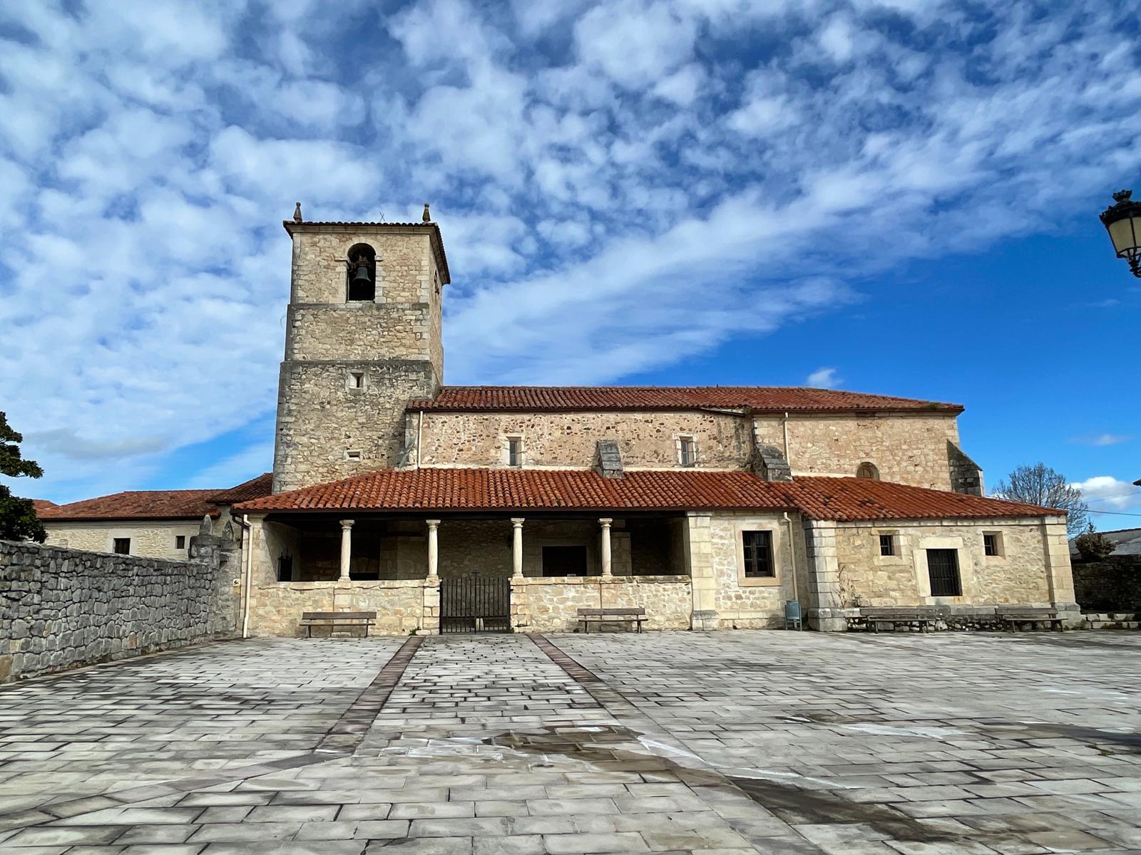 Exterior real de la iglesia de San Juan en Agüero
